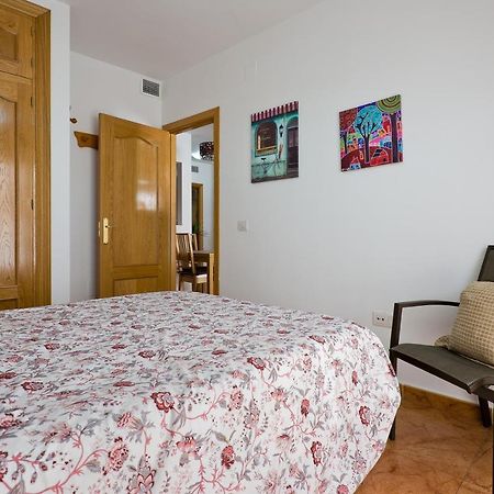 Relaxing Beach Apartment In Fuengirola Parking Eksteriør billede