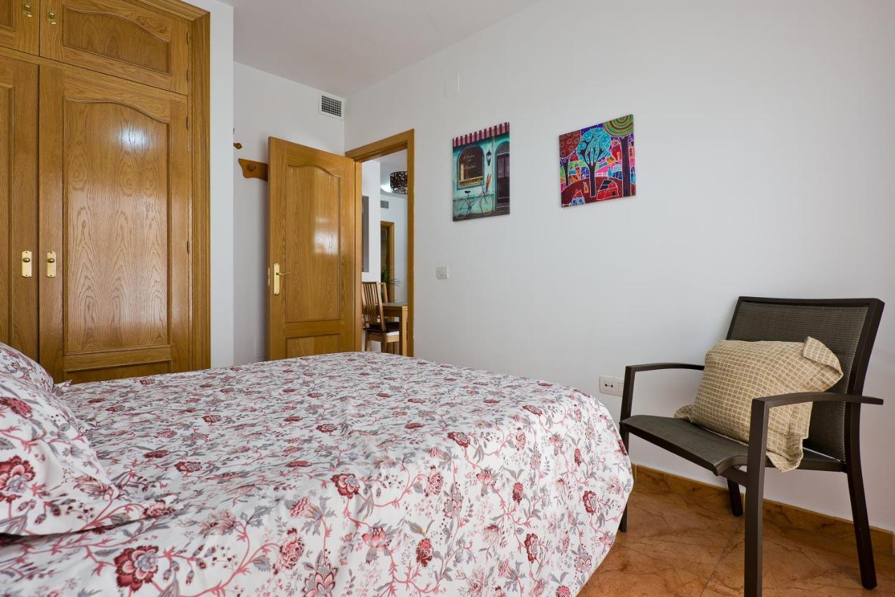 Relaxing Beach Apartment In Fuengirola Parking Eksteriør billede