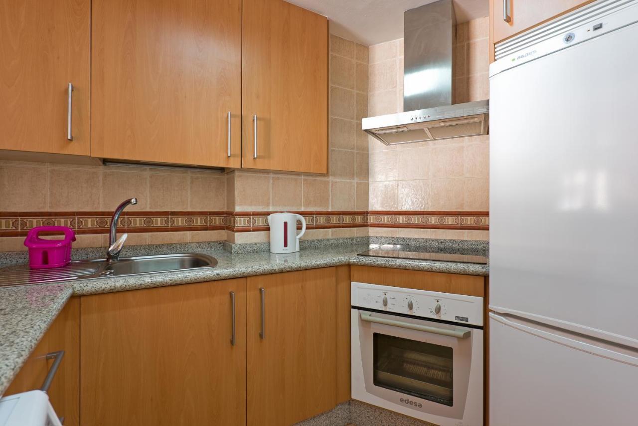 Relaxing Beach Apartment In Fuengirola Parking Eksteriør billede
