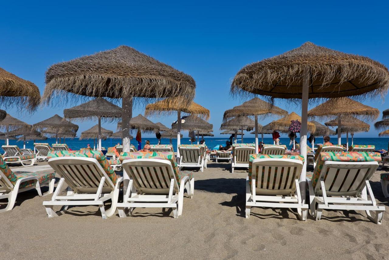 Relaxing Beach Apartment In Fuengirola Parking Eksteriør billede