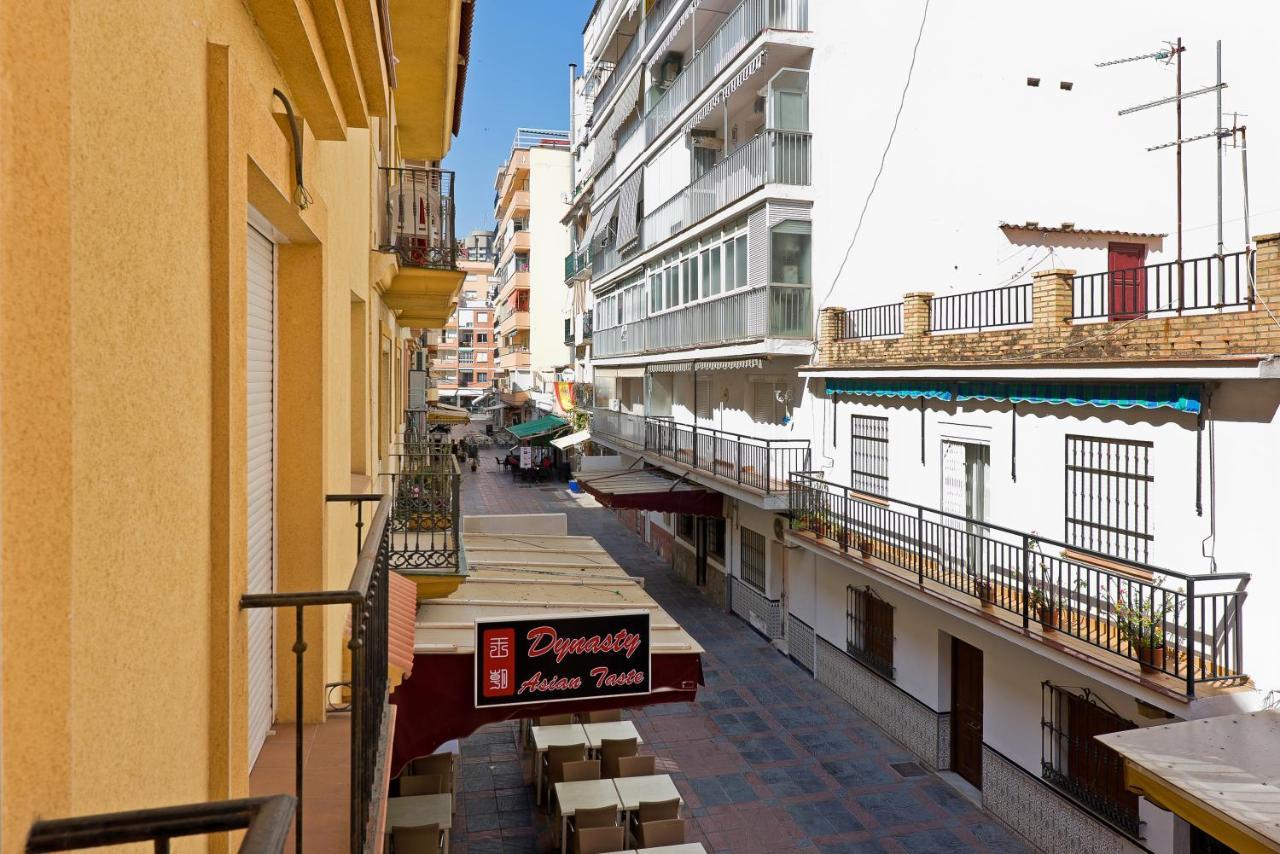 Relaxing Beach Apartment In Fuengirola Parking Eksteriør billede