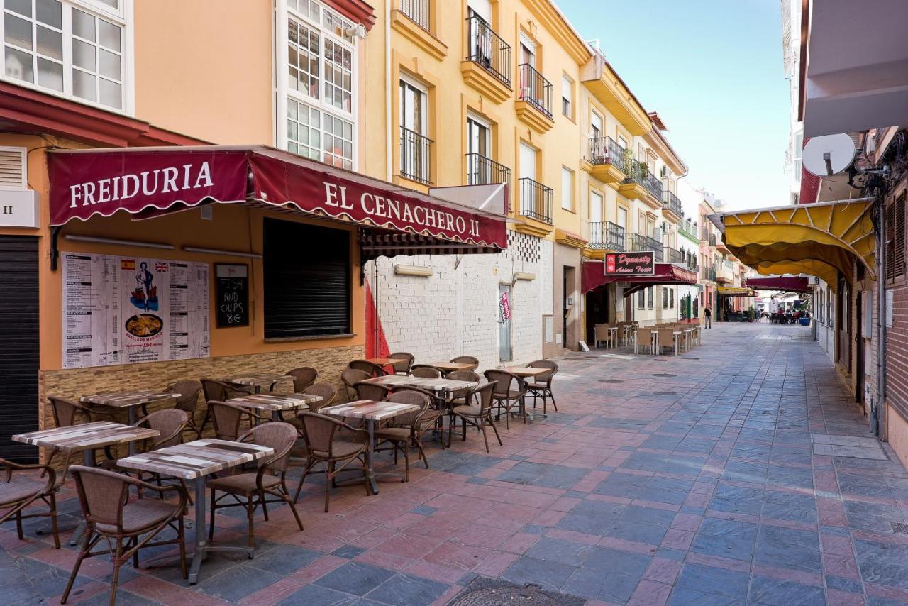 Relaxing Beach Apartment In Fuengirola Parking Eksteriør billede